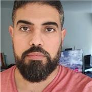 Professeur particulier donne des cours de soutien aux élèves